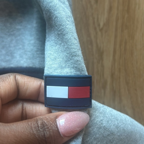 Tommy Hilfiger long sleeve - Picture 6 of 6